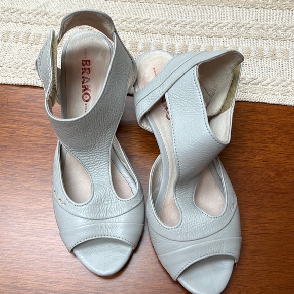 Sandals size EU83 US7 soft buttery leather - Picture 1 of 6